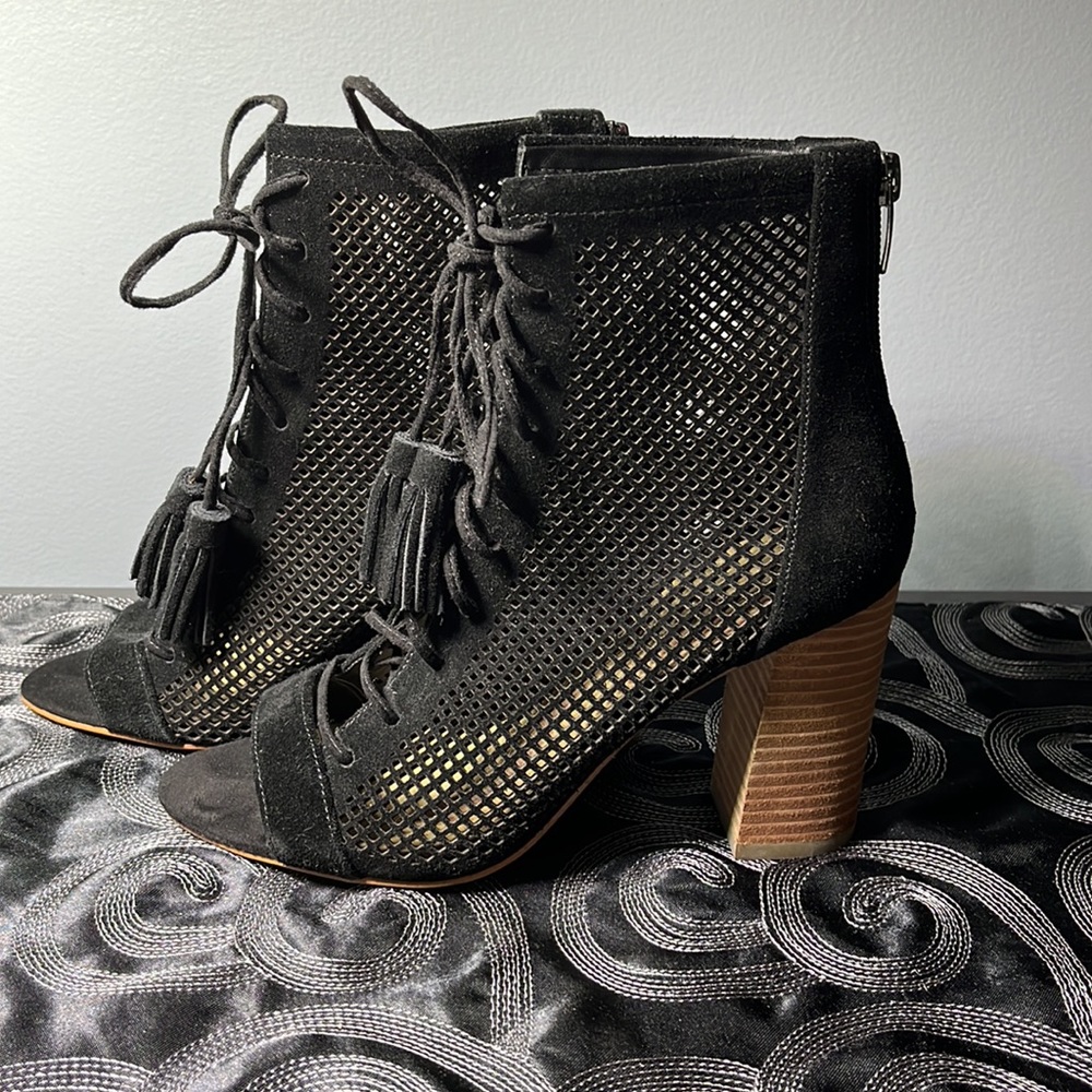 MARC FISHER Shaini Perforated Lace-up Bootie